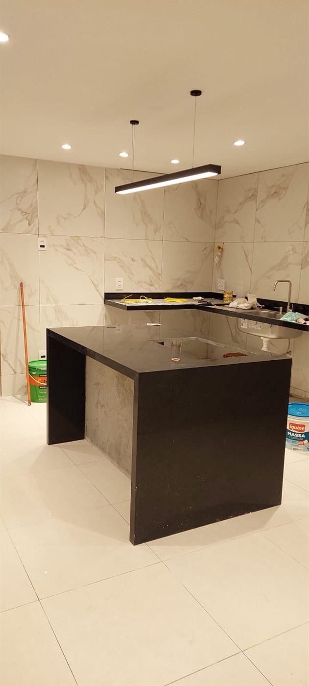 Ambiente em obra — instalações